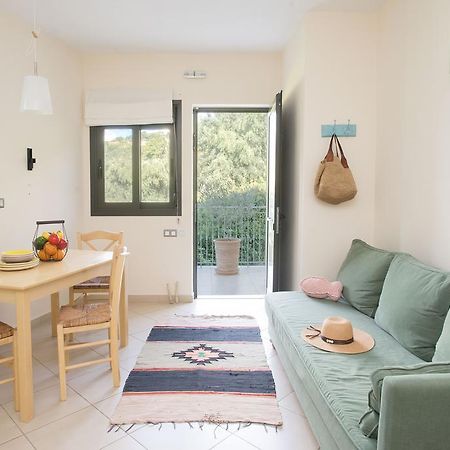 Mylos Apartments Gialova Zewnętrze zdjęcie